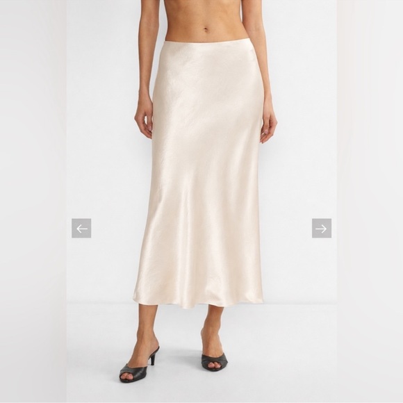 Babaton Dresses & Skirts - Babaton Slip Satin Maxi Skirt size 12